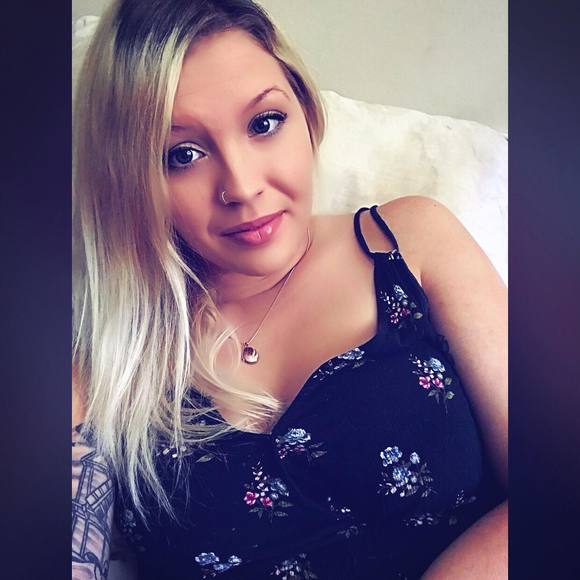 Meet your Posher, Amy - Picture 1 of 1